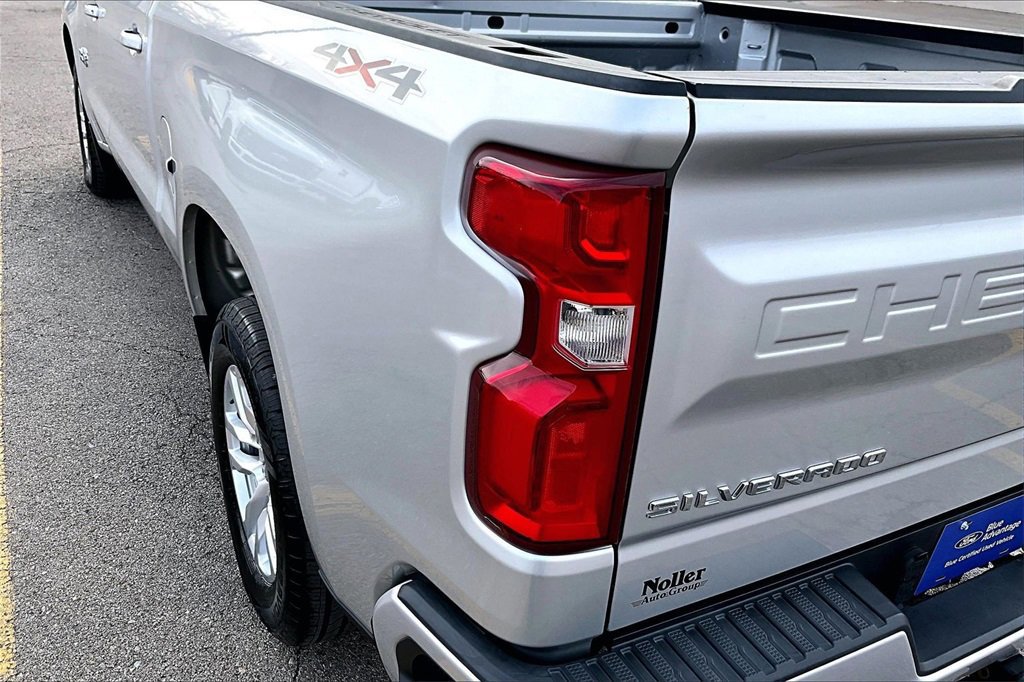 Used 2020 Chevrolet Silverado 1500 RST w/ Texas Edition image 31