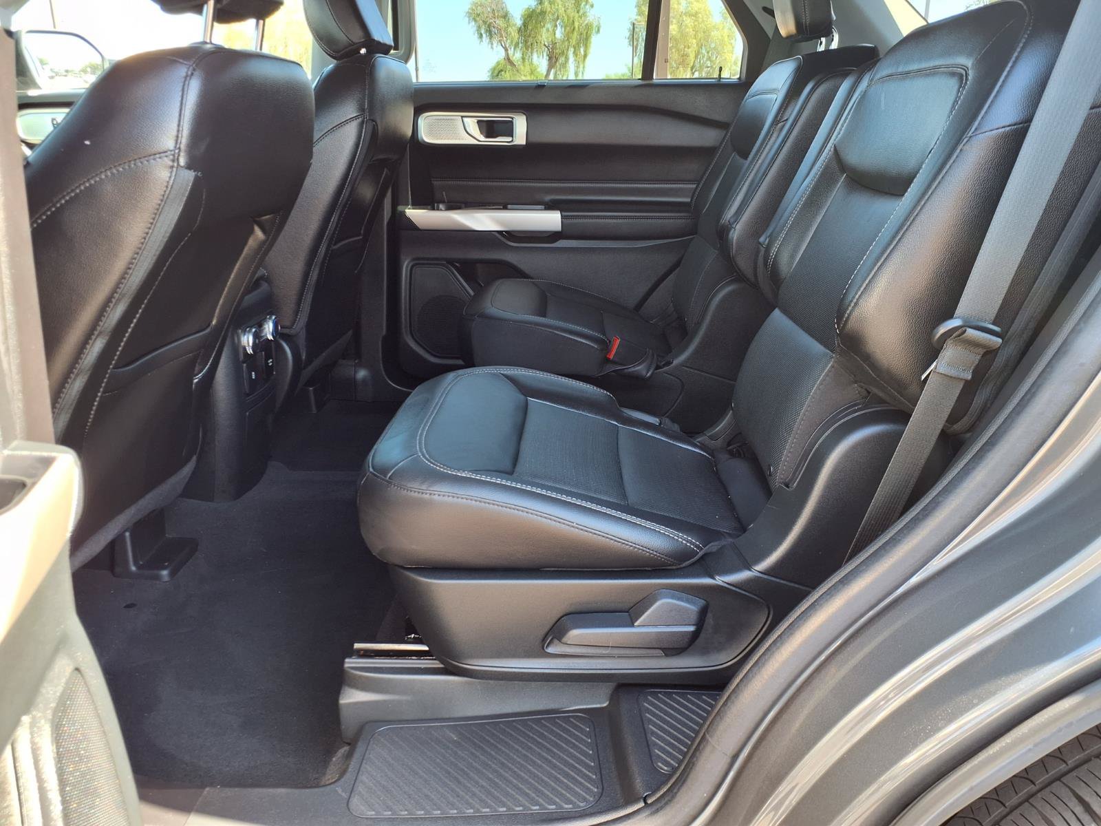 Certified 2022 Ford Explorer Limited w/ Limited Technology Package RWD image 18