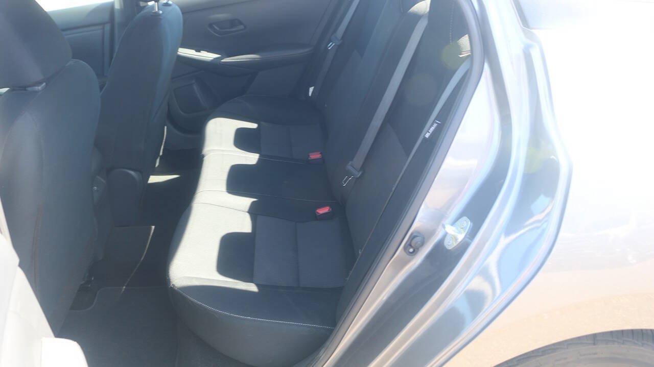 Used 2024 Nissan Sentra SV FWD image 12