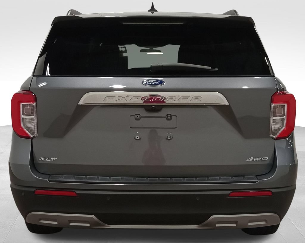 Certified 2023 Ford Explorer XLT w/ Equipment Group 202A AWD/4WD image 4