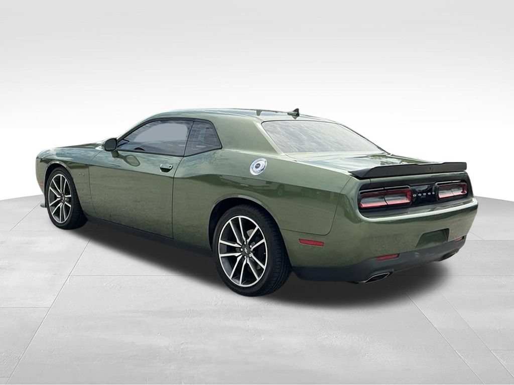 Used 2023 Dodge Challenger R/T RWD image 4