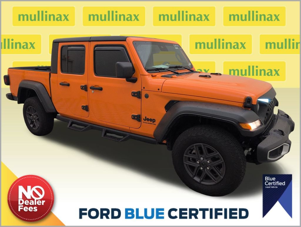 Used 2025 Jeep Gladiator Sport AWD/4WD image 1