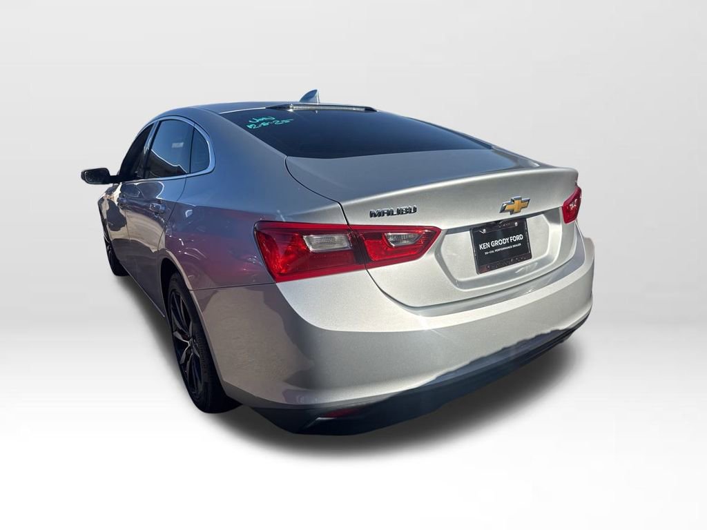 Used 2017 Chevrolet Malibu LT w/ Leather Package image 6