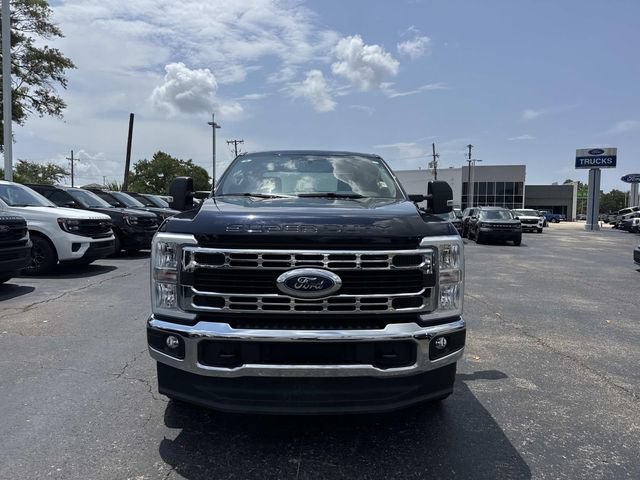 Certified 2025 Ford F250 XLT AWD/4WD image 2