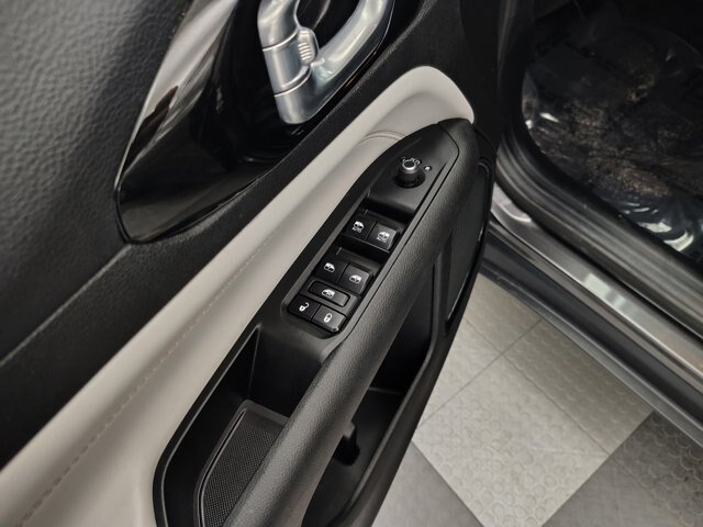 Used 2023 Jeep Compass Limited AWD/4WD image 19
