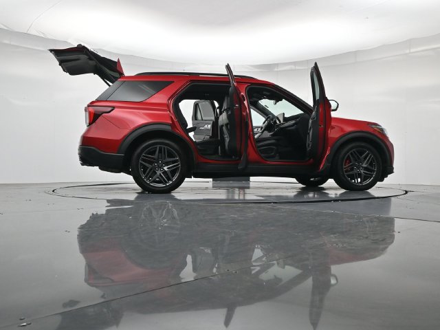 Certified 2025 Ford Explorer ST AWD/4WD image 58