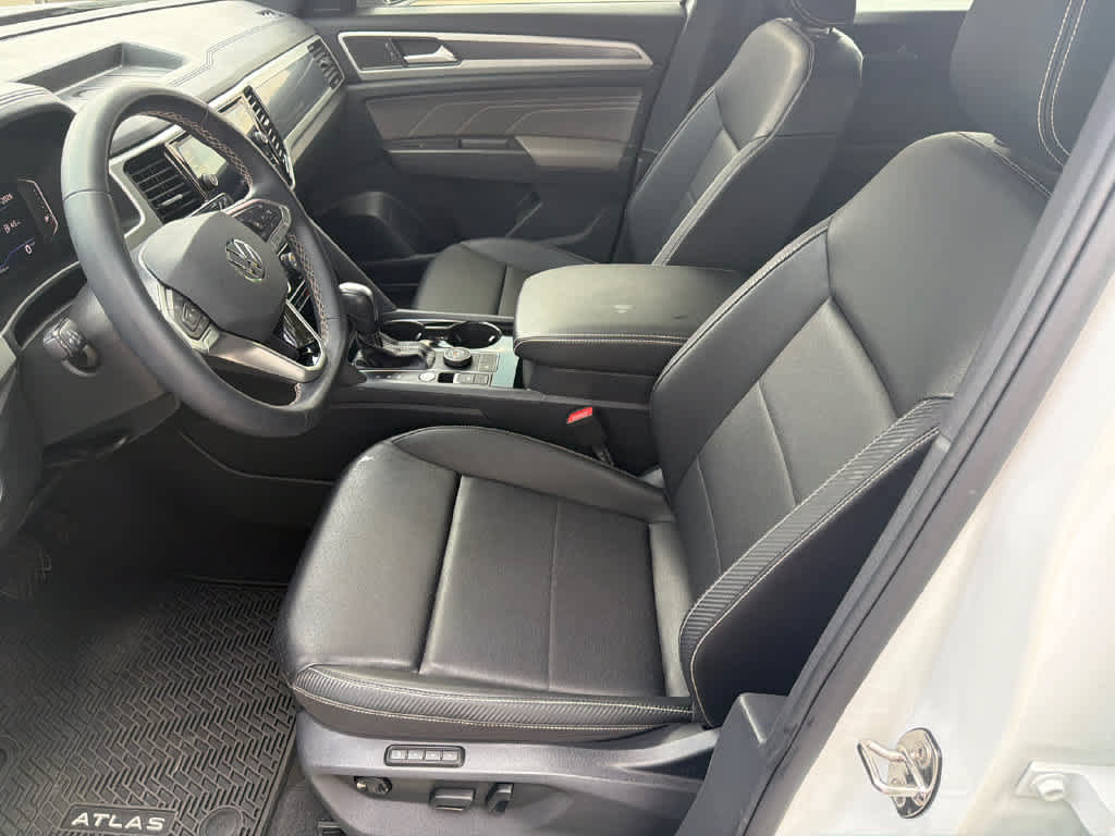 Used 2023 Volkswagen Atlas Cross Sport SEL AWD/4WD image 9