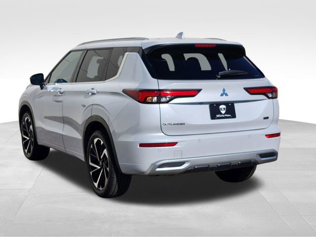 Used 2022 Mitsubishi Outlander SEL image 3