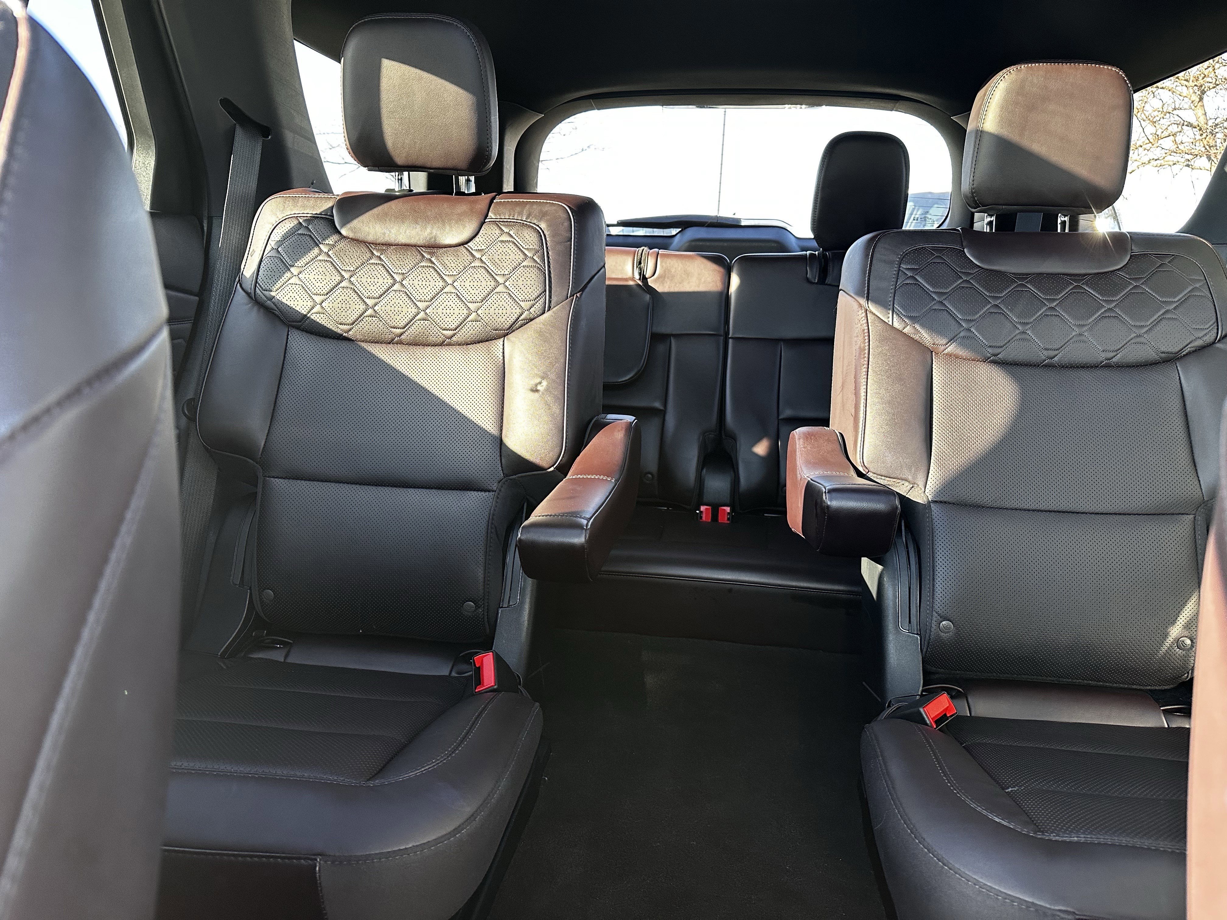 Certified 2025 Ford Explorer Platinum w/ LUX Leather Package image 13
