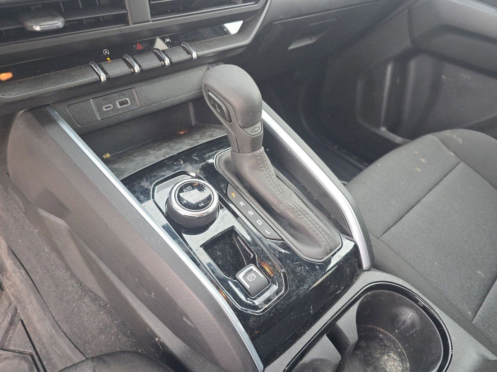 Used 2025 Chevrolet Colorado Trail Boss image 16