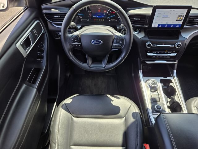Certified 2020 Ford Explorer XLT w/ Equipment Group 202A AWD/4WD image 13