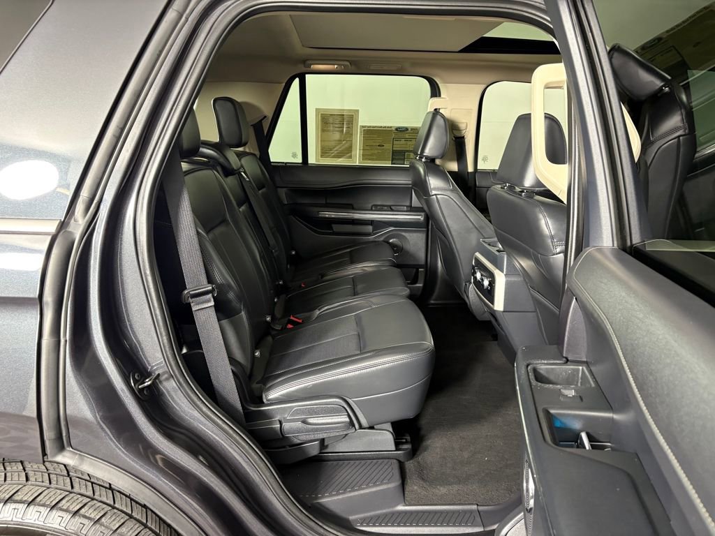 Certified 2024 Ford Expedition XLT image 38