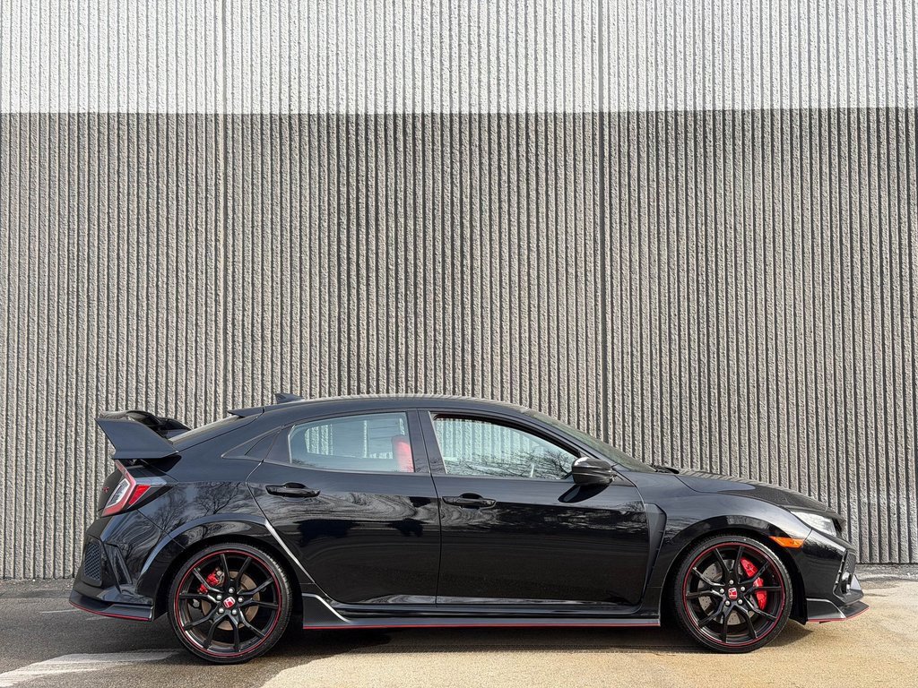 Used 2018 Honda Civic Type R image 2