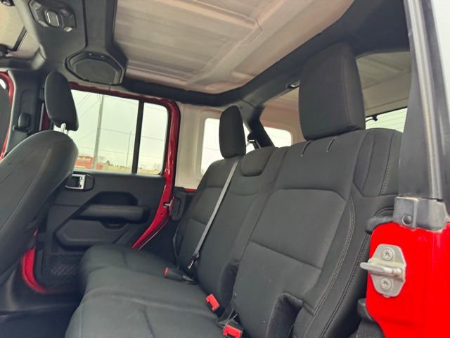 Used 2018 Jeep Wrangler Unlimited Sahara w/ Cold Weather Group image 15