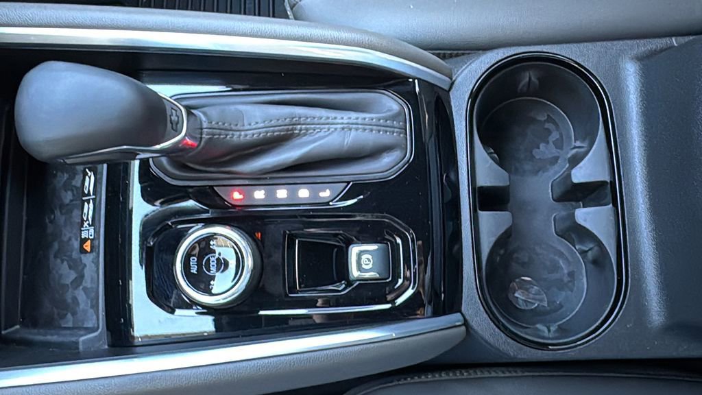 Used 2025 Chevrolet Colorado ZR2 w/ Technology Package image 18