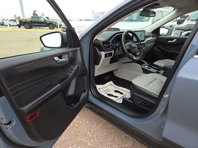 Certified 2025 Ford Escape Platinum image 18