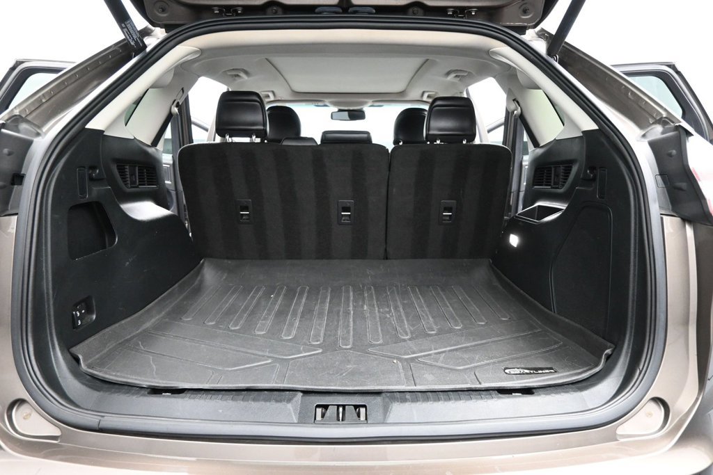 Certified 2019 Ford Edge Titanium w/ Equipment Group 301A FWD image 24