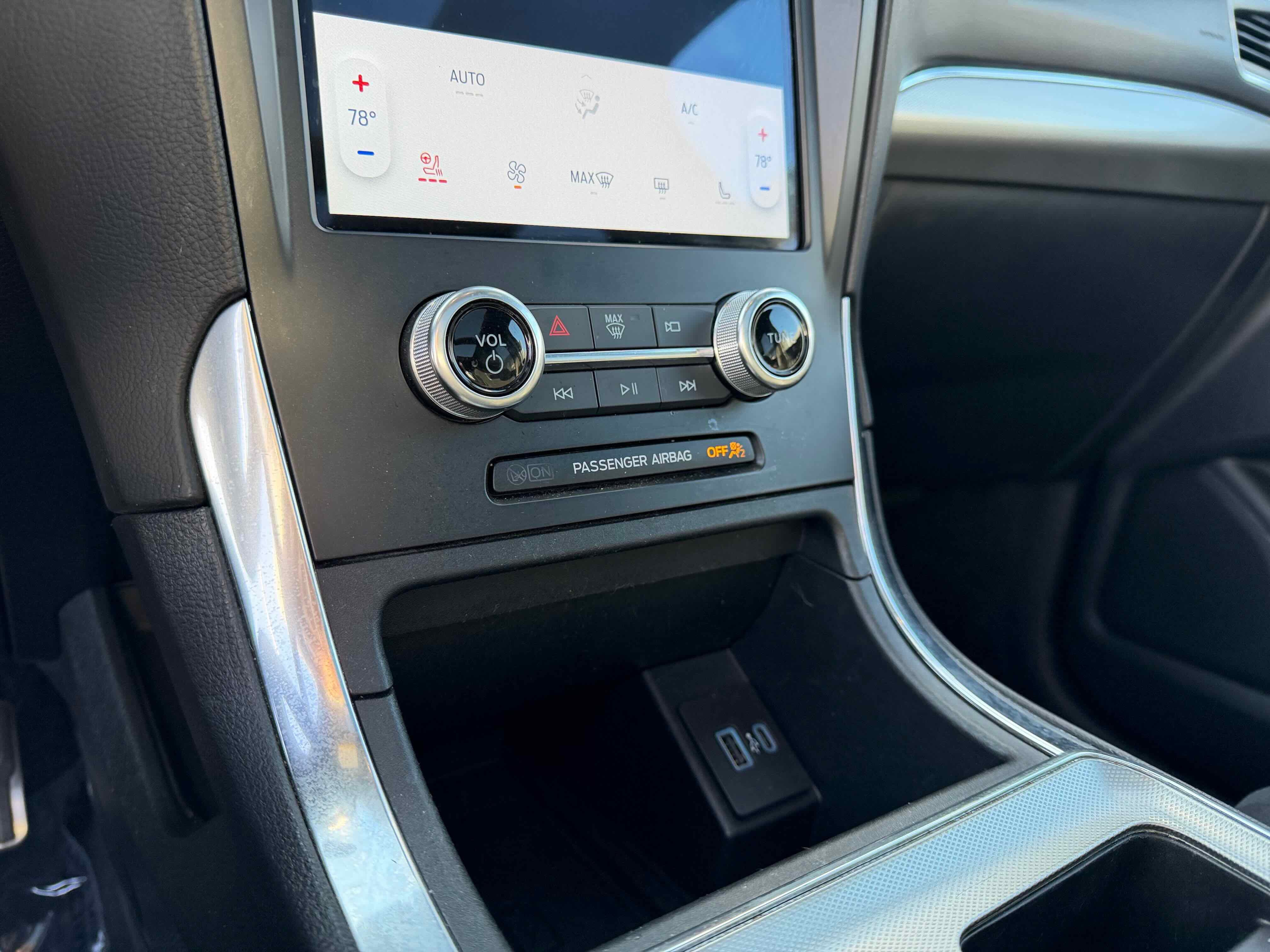 Certified 2024 Ford Edge ST w/ Equipment Group 401A image 23