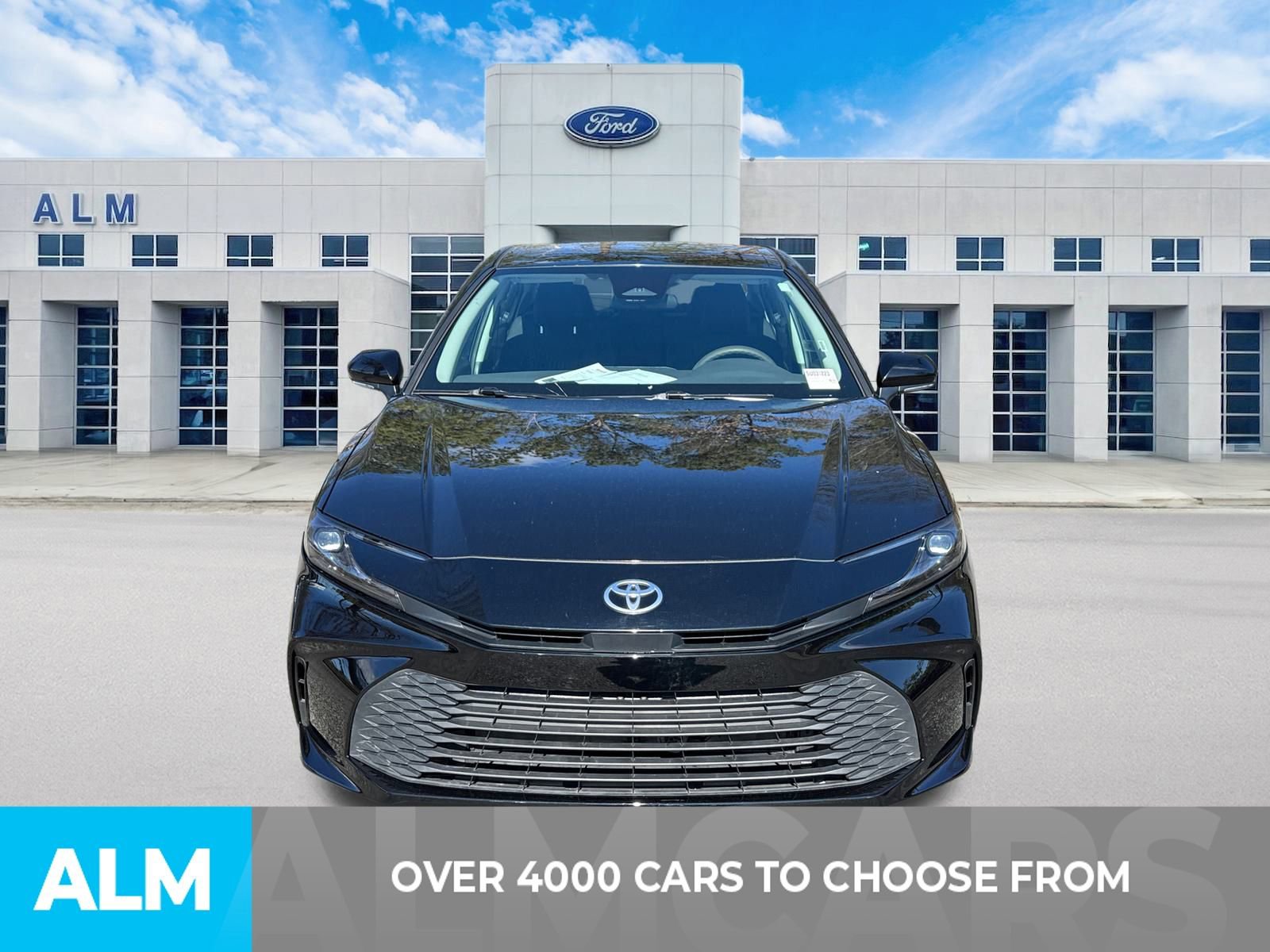 Used 2025 Toyota Camry LE image 3