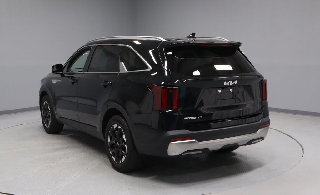 Used 2024 Kia Sorento S w/ Panoramic Sunroof Package FWD image 9