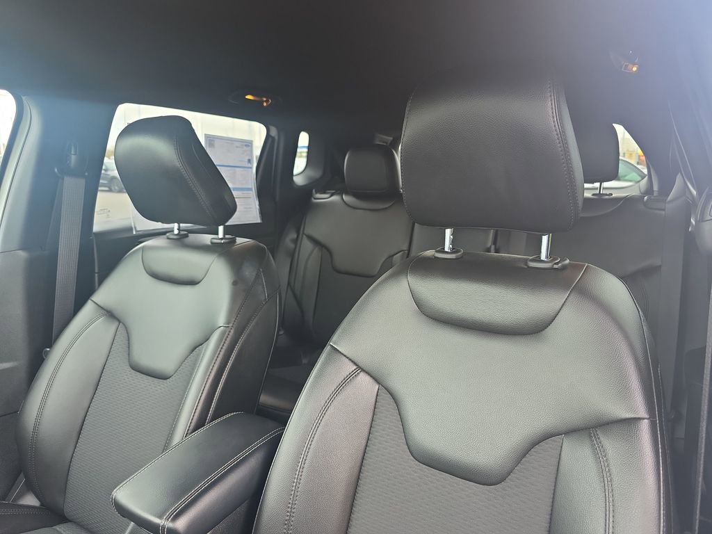 Used 2022 Jeep Compass Latitude FWD image 19