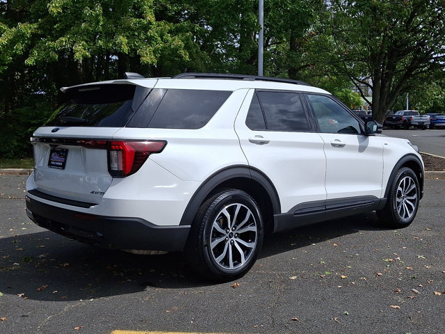 Certified 2025 Ford Explorer ST-Line AWD/4WD image 11