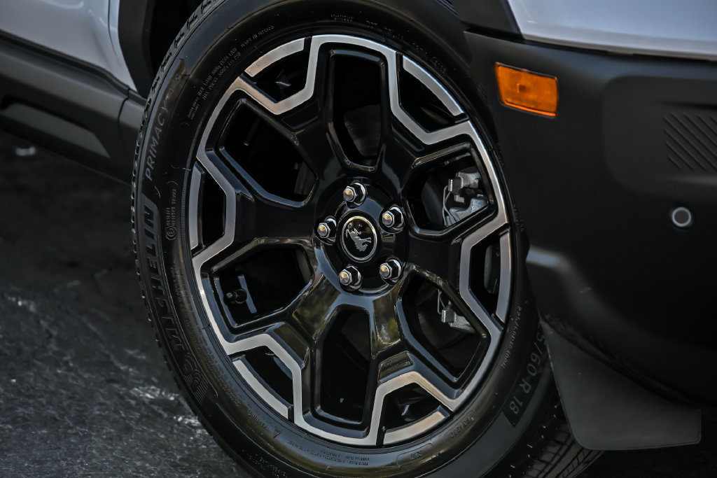 Certified 2025 Ford Bronco Sport Outer Banks w/ Outer Banks Tech Package+ AWD/4WD image 3