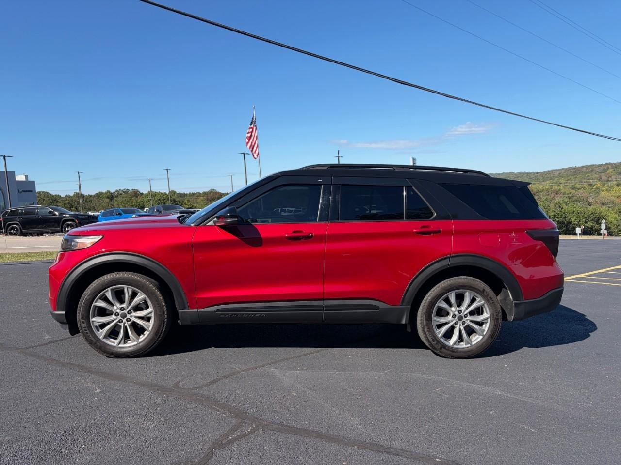 Certified 2023 Ford Explorer XLT w/ Equipment Group 202A AWD/4WD image 2