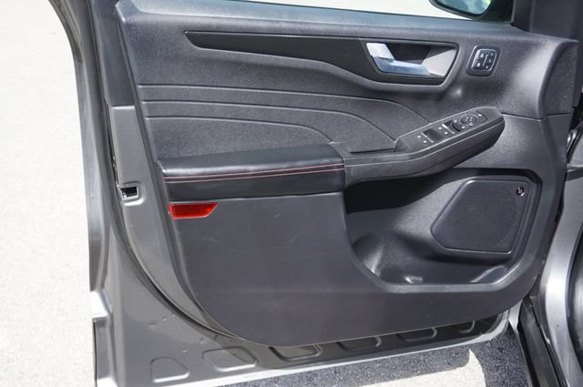 Certified 2022 Ford Escape SEL w/ SEL Stealth AWD Package image 27