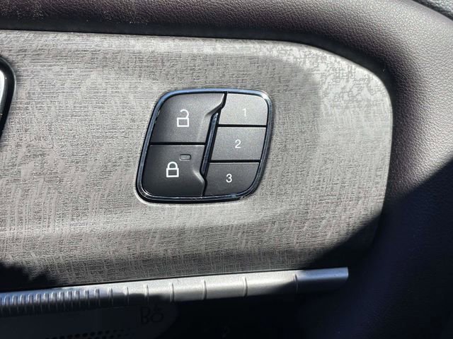 Certified 2025 Ford Explorer Platinum image 17