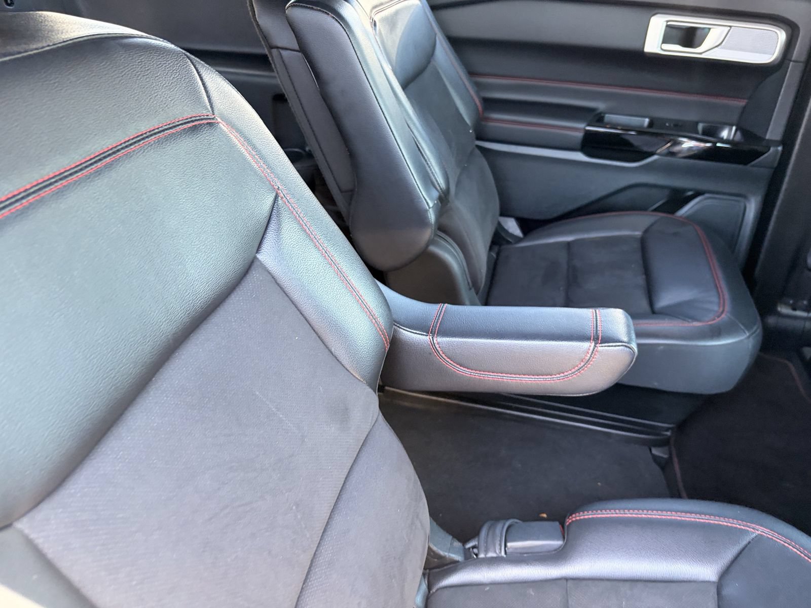 Certified 2023 Ford Explorer ST-Line AWD/4WD image 12