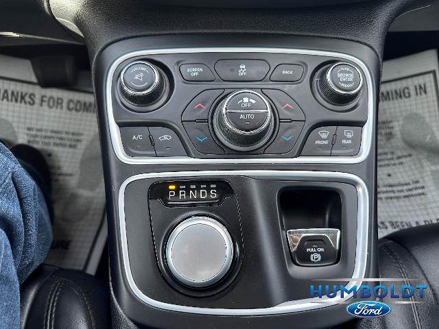 Used 2017 Chrysler 200 Limited Platinum w/ Comfort & Convenience Group image 24