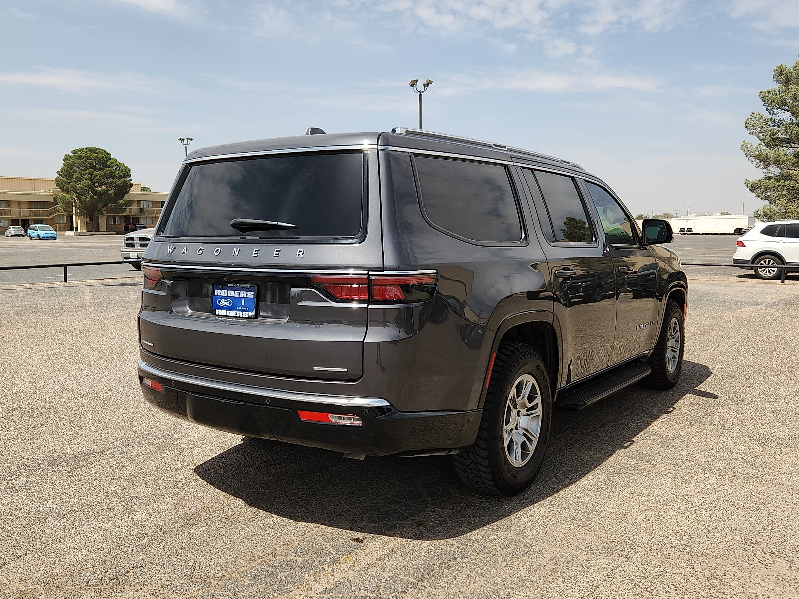 Used 2022 Jeep Wagoneer Series I w/ Convenience Group I AWD/4WD image 7