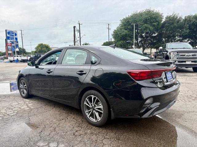 Used 2022 Kia Forte LXS FWD image 5