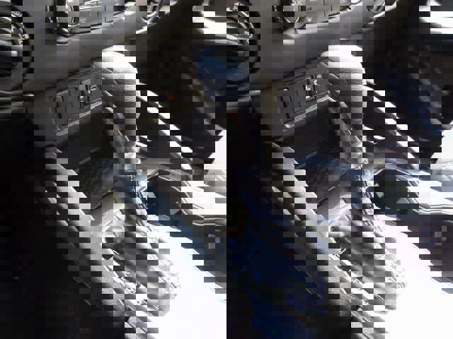 Used 2024 Nissan Frontier SV w/ Technology Package image 31