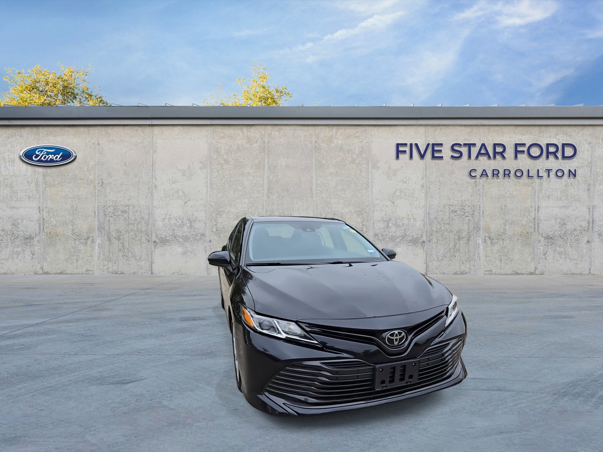 Used 2020 Toyota Camry LE image 9