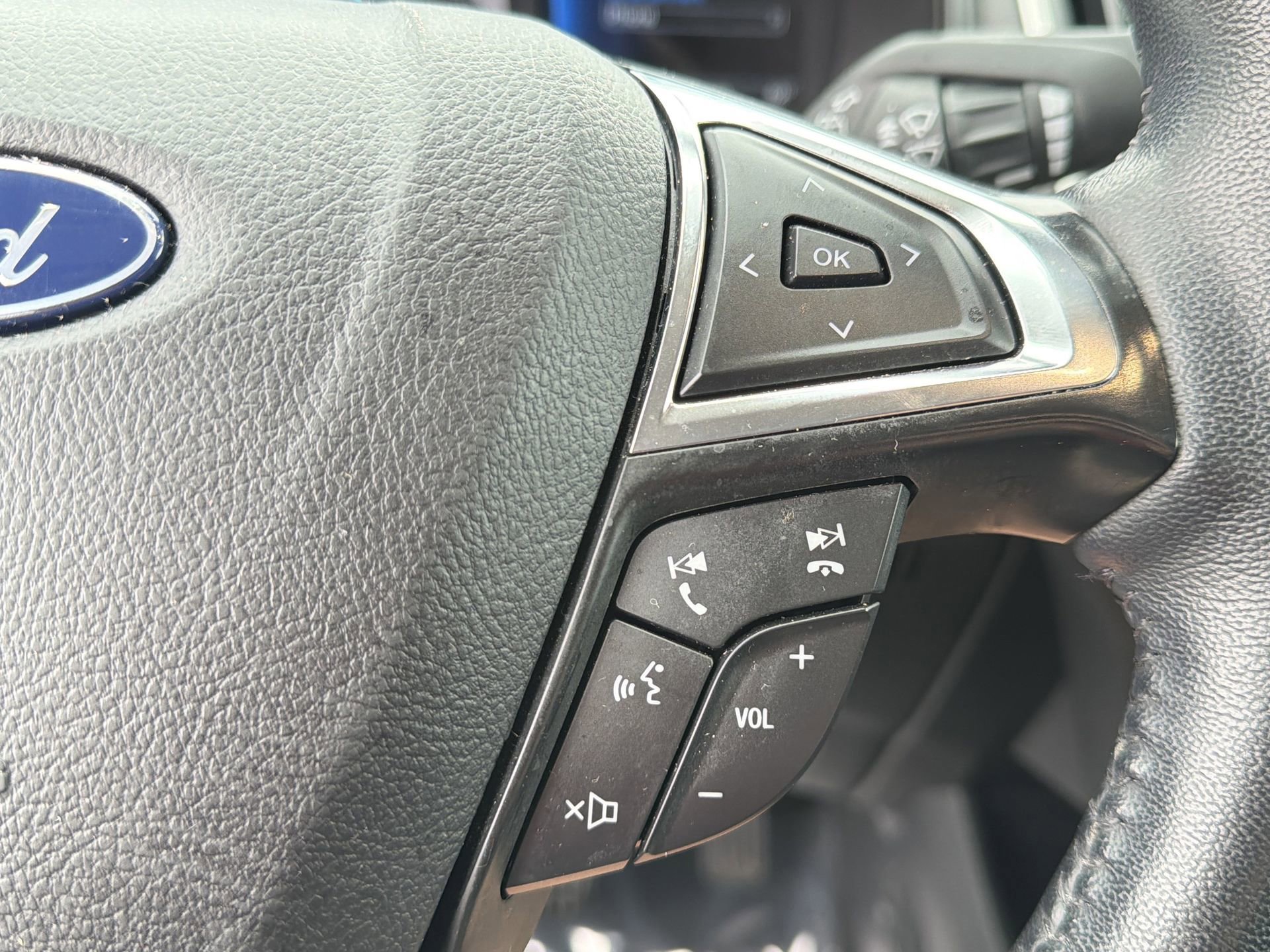 Certified 2024 Ford Edge SEL image 18