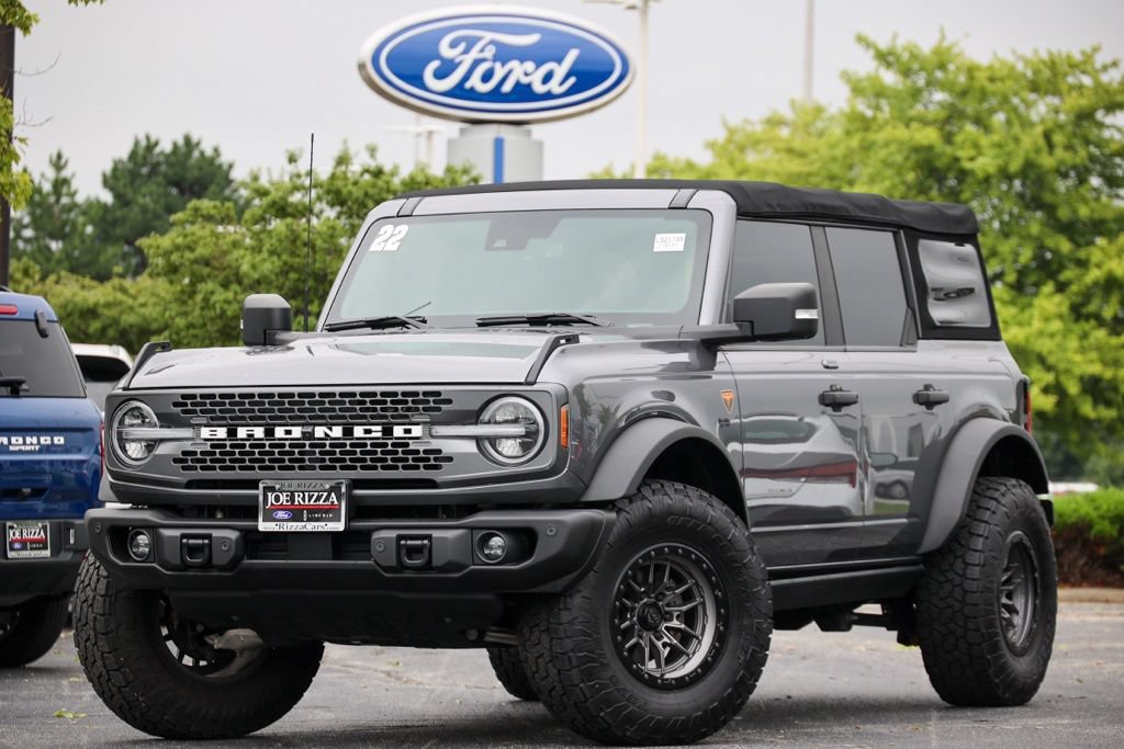 Certified 2022 Ford Bronco Badlands w/ Sasquatch Package AWD/4WD image 2