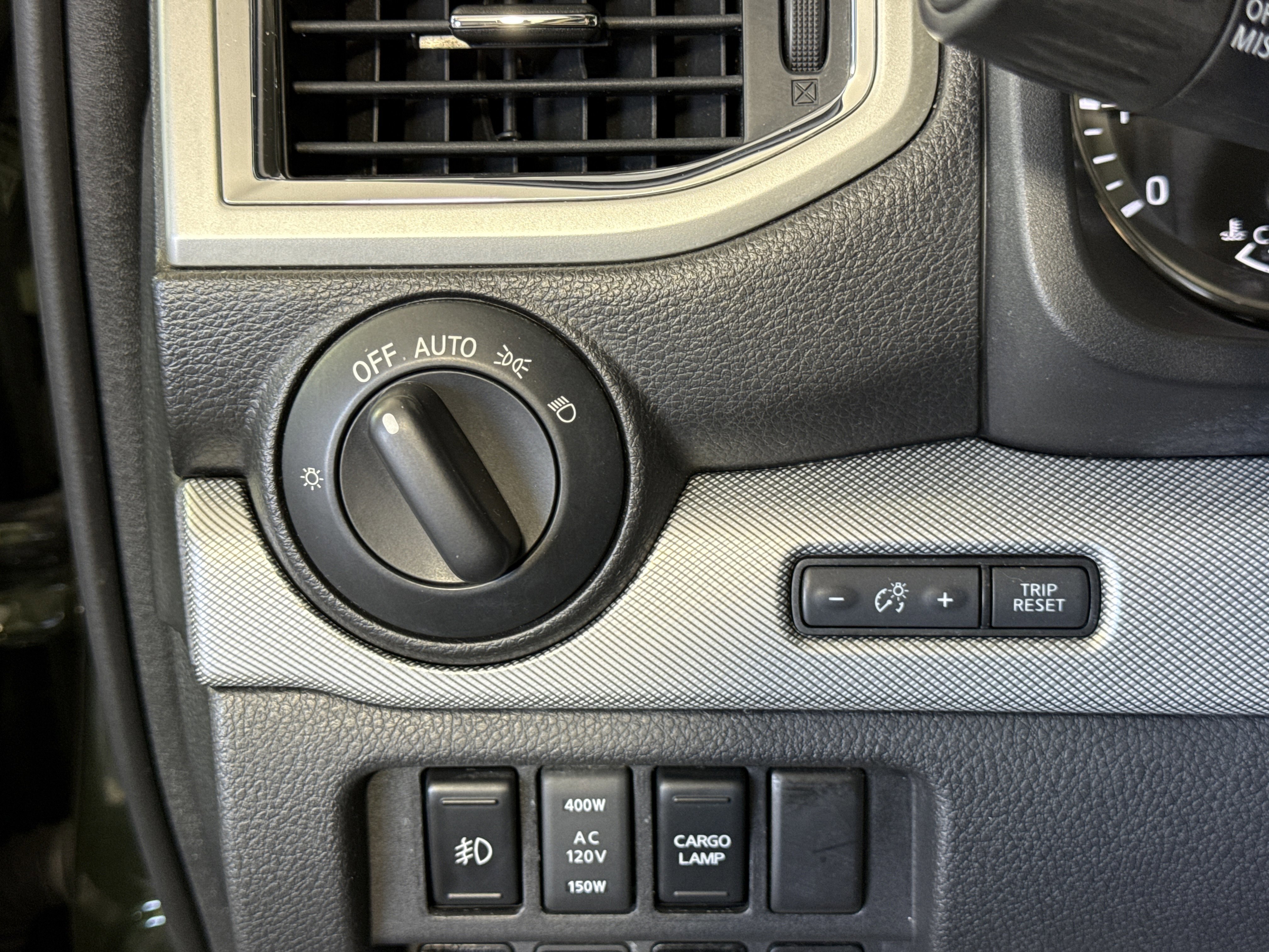 Used 2019 Nissan Titan PRO-4X image 23