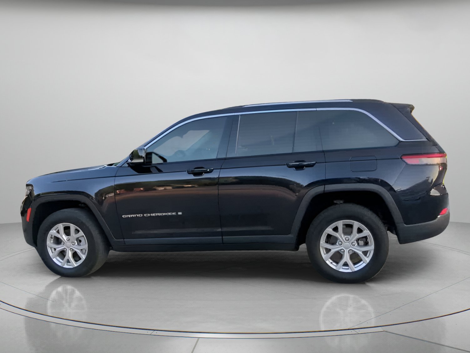 Used 2023 Jeep Grand Cherokee Limited w/ Luxury Tech Group II AWD/4WD image 17