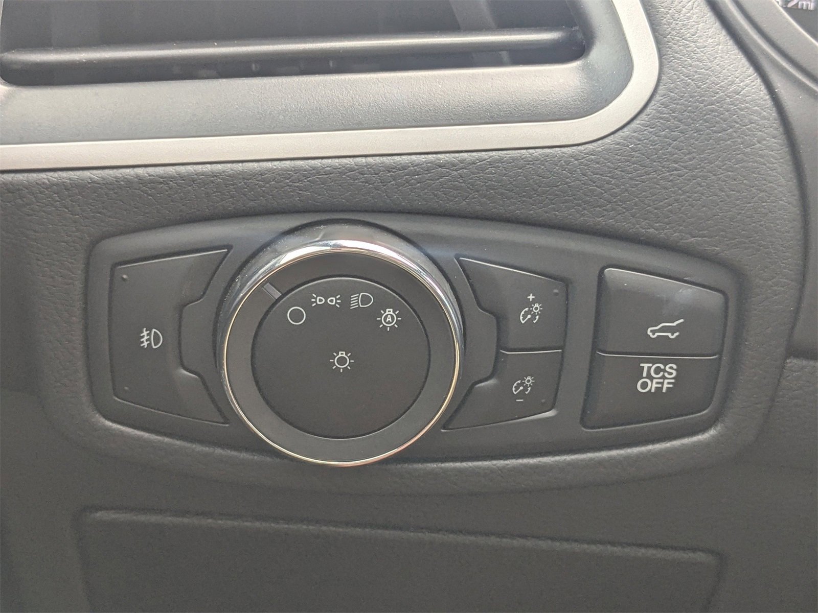 Certified 2024 Ford Edge ST-Line image 25