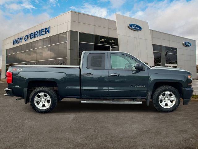 Used 2018 Chevrolet Silverado 1500 LT w/ All Star Edition AWD/4WD image 6