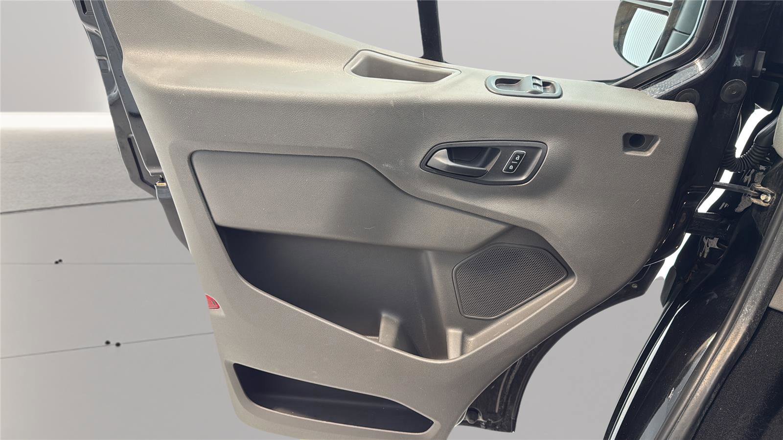 Certified 2023 Ford Transit 350 XLT RWD image 30