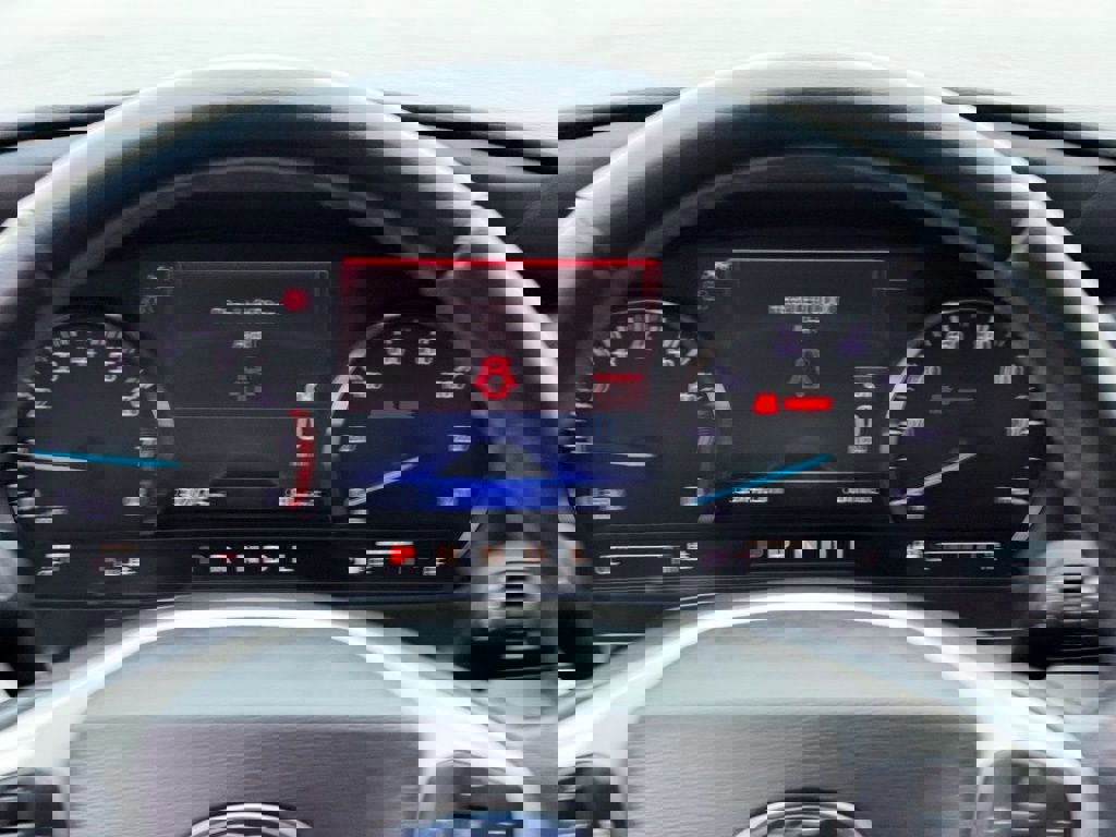 Certified 2022 Ford Explorer XLT w/ Equipment Group 202A image 28