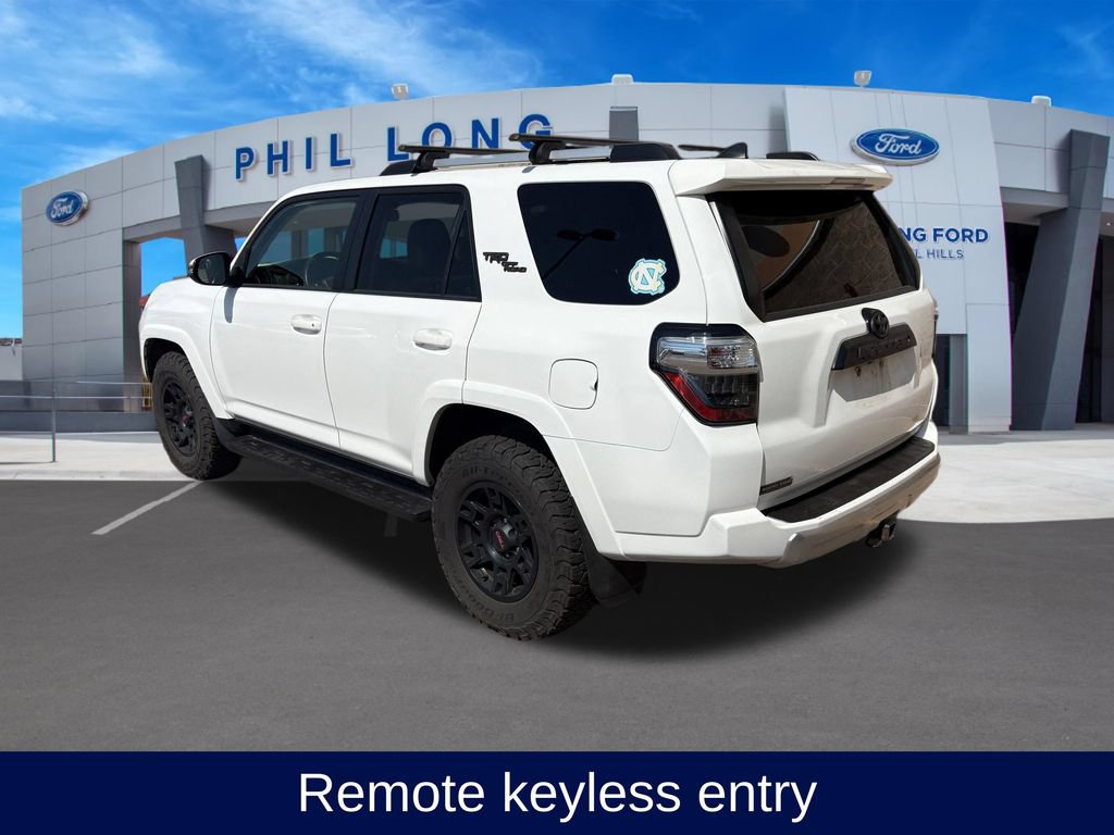 Used 2018 Toyota 4Runner SR5 AWD/4WD image 3