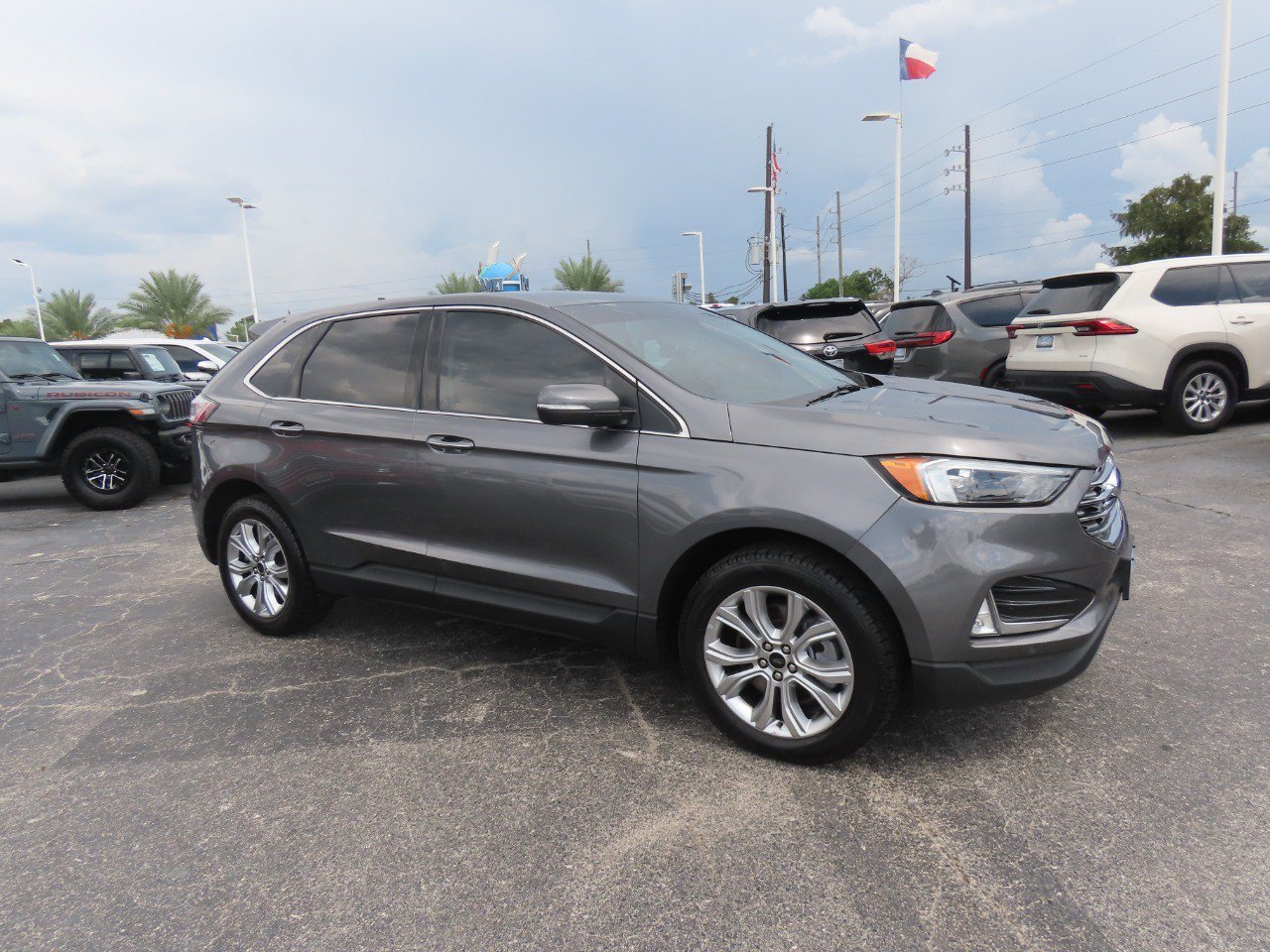 Certified 2023 Ford Edge Titanium AWD/4WD image 7