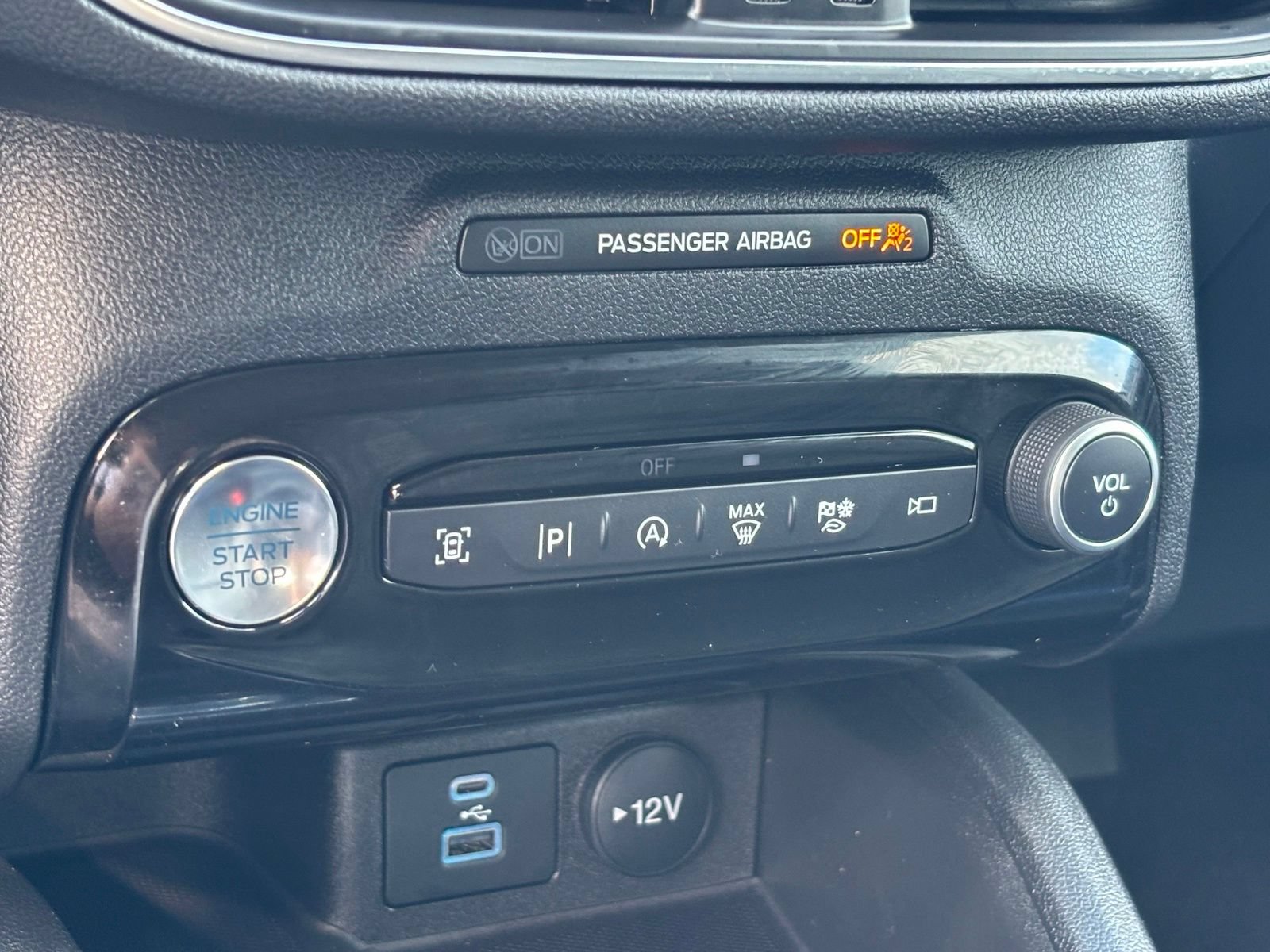 Certified 2023 Ford Escape Platinum AWD/4WD image 23