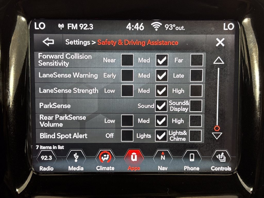 Used 2018 Jeep Compass Limited w/ Navigation Group FWD image 34