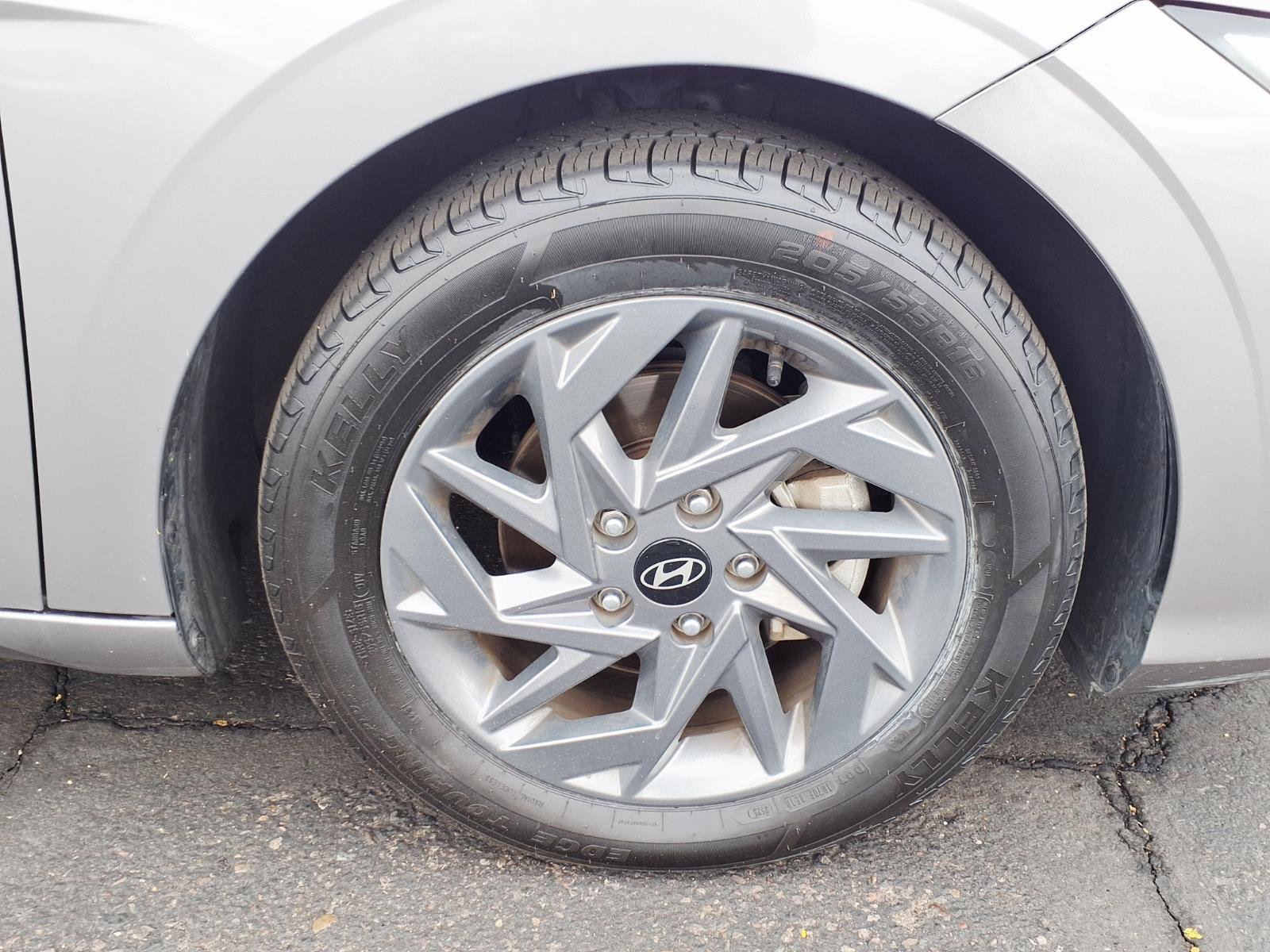 Used 2024 Hyundai Elantra SEL image 9