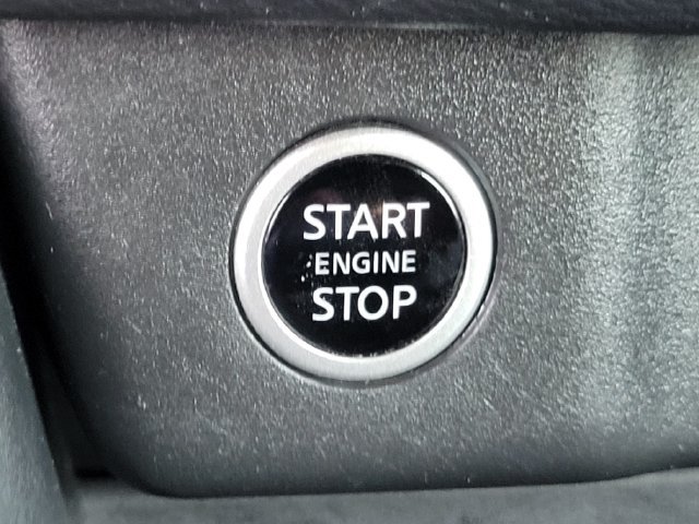 Used 2023 Nissan Rogue SV FWD image 13